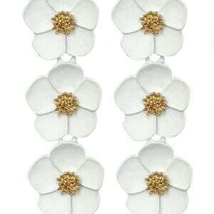 White Flower Tiered Earrings